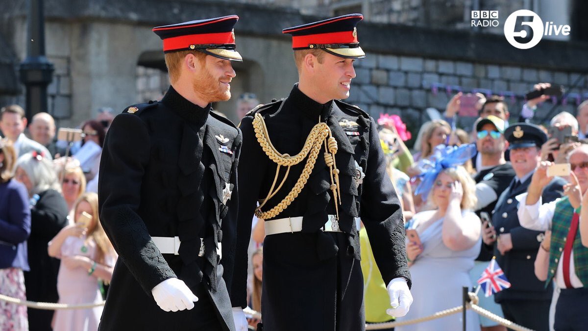 うっちー ハリー王子等参列者の軍服姿がかっこいいという人が多いですけど イギリス 軍の軍服は誇り高き大英帝国の歴史と特色を色濃く残しているだけあって 世界の軍服界の中でもかなり面白いしかっこいいんですよねぇ Royalwedding T Co