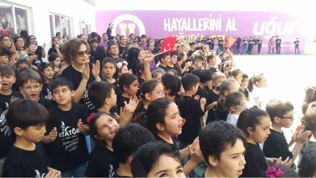 HanifeAtalay1's tweet photo. Coşku ve gururla 19 Mayıs kutlamaları...@muratpasaugur https://t.co/5POLZ1ooYT