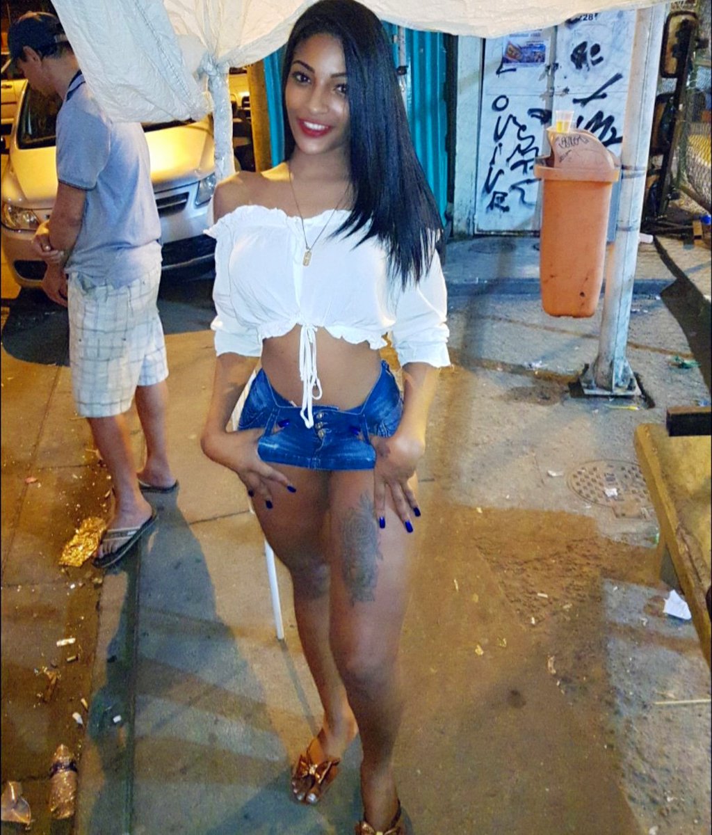 Você pode seguir a vida ou só seguir o baile, mais não pode seguir sofrendo..🔥