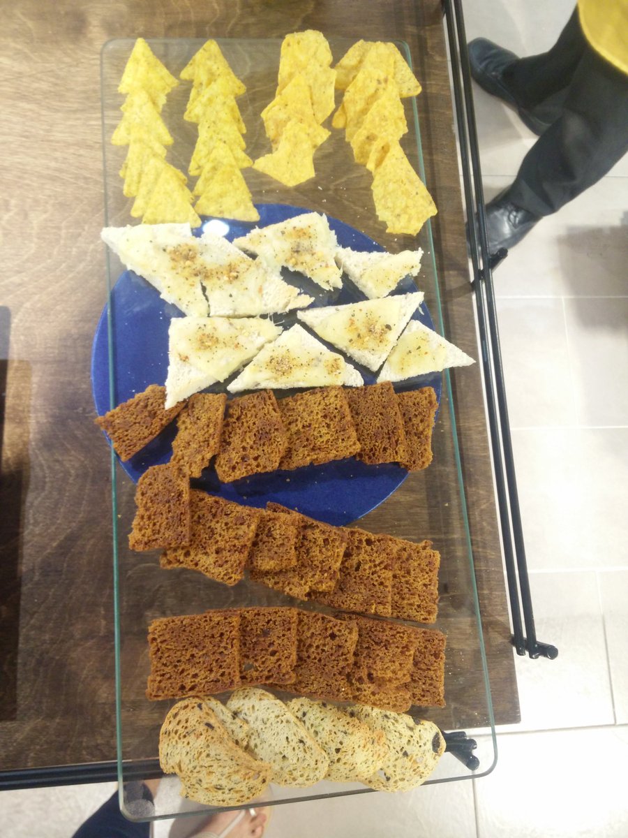 rupapatwa's tweet photo. Eating lip smacking snacks with Villa Maria wine...🍷🍷🍷
 @lacaveindia #lacavefornaturesbasket https://t.co/CDiAOJgKhW