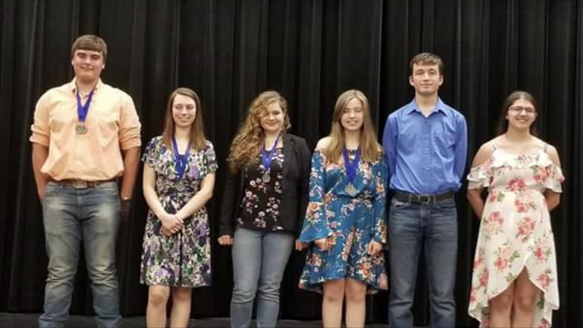 mphsap's tweet photo. Congratulations to the the #MPHSAP Class of 2018! #mphawks https://t.co/TFSY8xJact