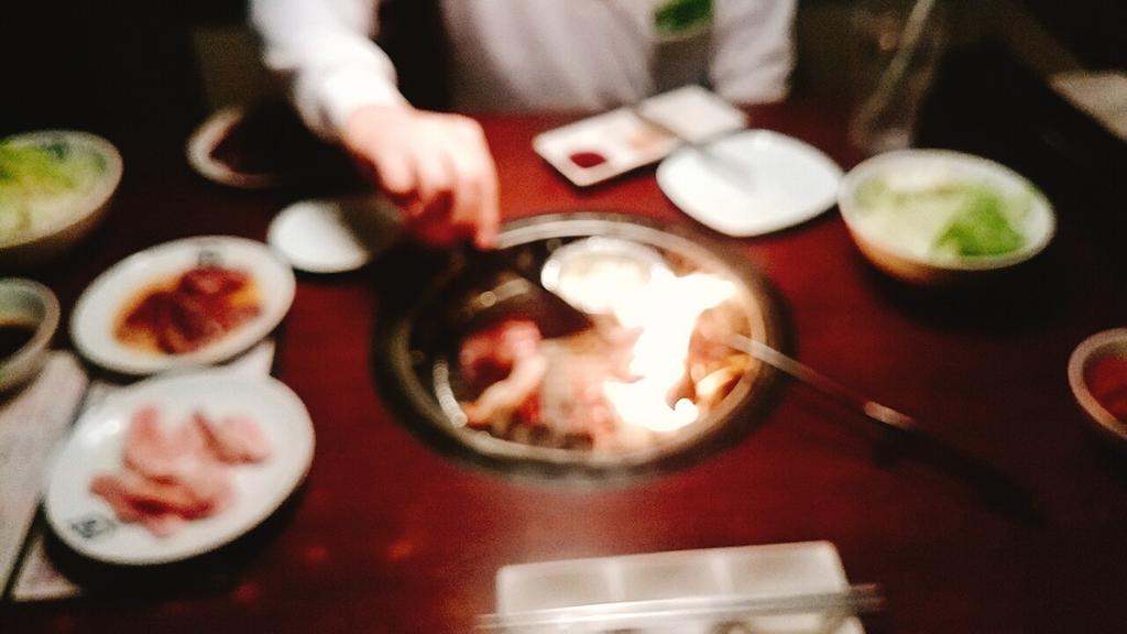hashirebicycle's tweet photo. 久しぶりに焼肉行ったよね
店員さんの「こんばんわ～！」が
くろちゃんの「わわわわ～！」に
聞こえたよね

実はこれ、人類の選別が行われてるんだよね https://t.co/ZS4rMdUkfK