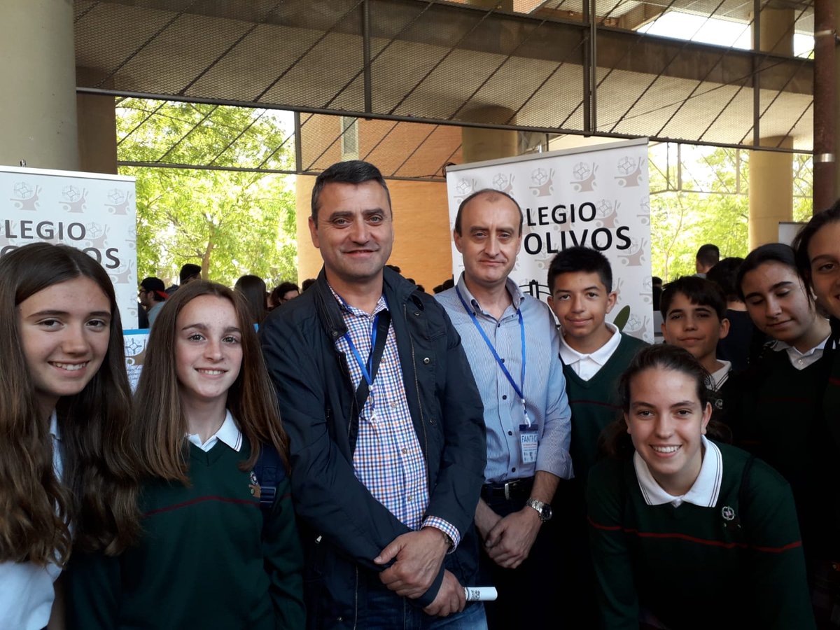 colegioolivos's tweet photo. ¡Enhorabuena súper campeones!🥇👏 👩‍🔧👨‍🔧 #ESOolivos consiguen el primer puesto 🙌 con su Proyecto de ascensor controlado con Arduino, IV Feria Andaluza de Tecnología #FANTEC18 en la categoría 2º: Estructuras, energía, electricidad y robótica 🔩💡💻 https://t.co/ms0pHxLnKX