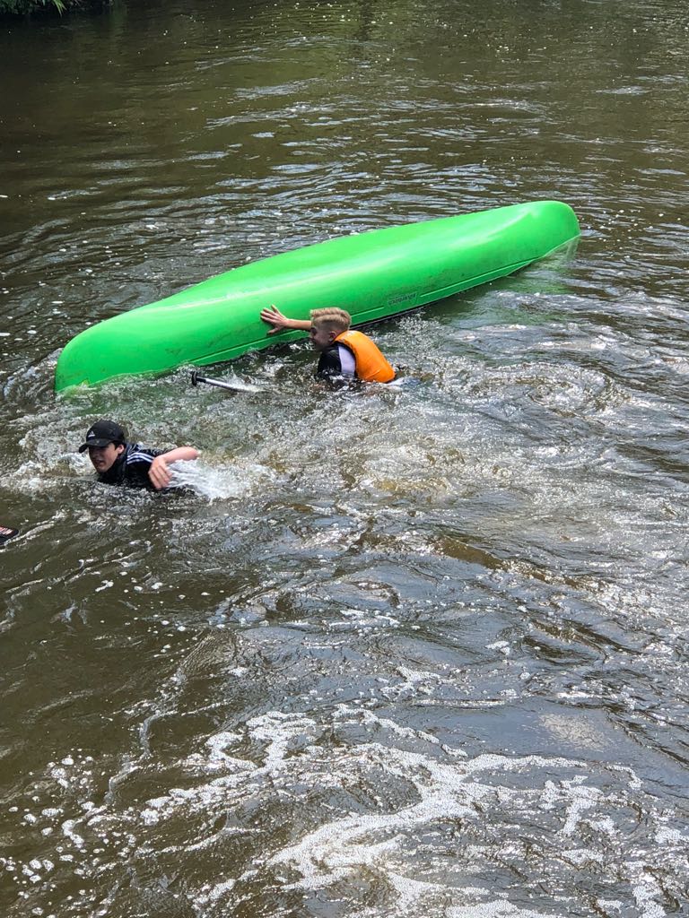 HallMeadDofE's tweet photo. When it’s a hot day and you just need to cool off! #itwasallgoingsowell #dofebroze @hallmead @RTBActivities https://t.co/uIWDFtmmJo