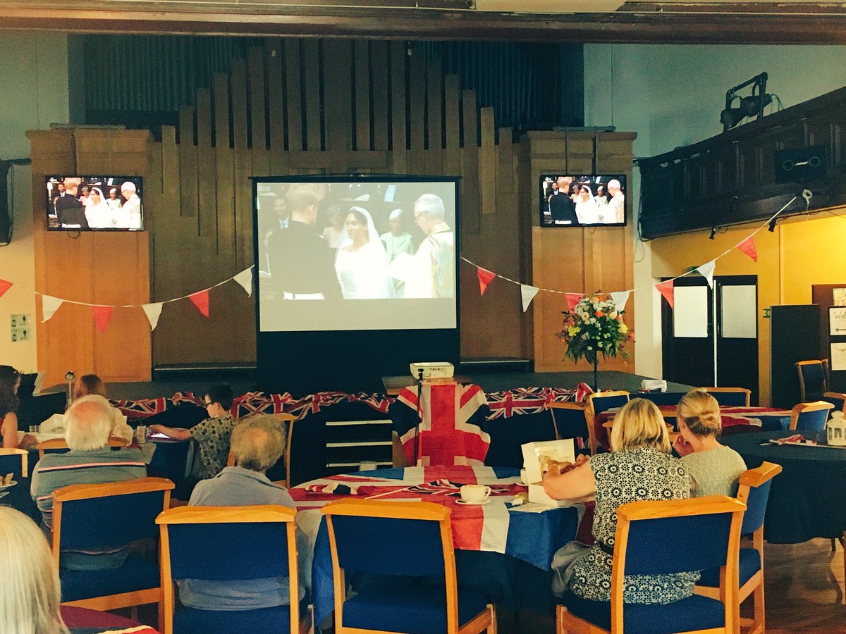 lantern_coffee's tweet photo. Love watching #HarryandMeghan getting married on the #bigscreen! Someone pass us the tissues 😀 What a beautiful wedding :-) #RoyalWedding2018 #royalweddingscreening #raynespark https://t.co/igwOTIwUl6