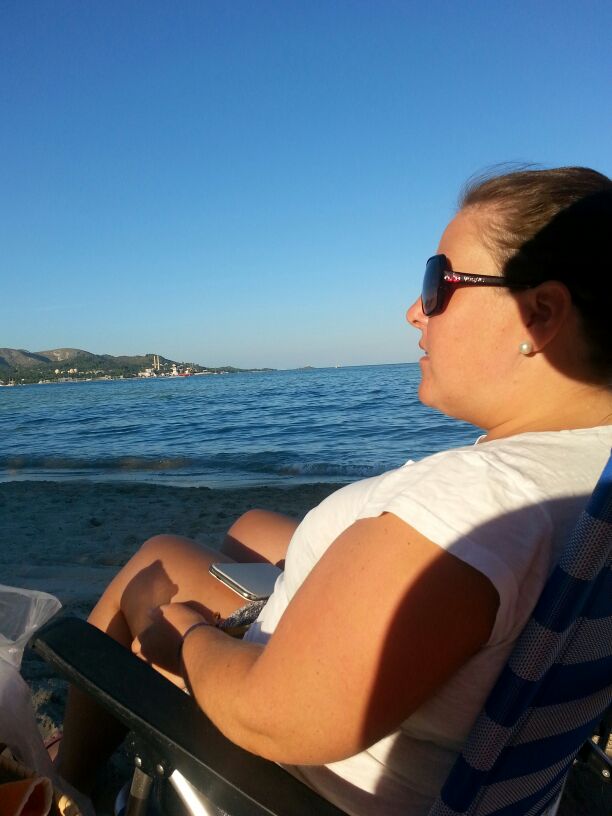 majiga84's tweet photo. Apeovechando los rayitos de sol de la tarde! #VeranoHawaiian https://t.co/lEnl0reXRd