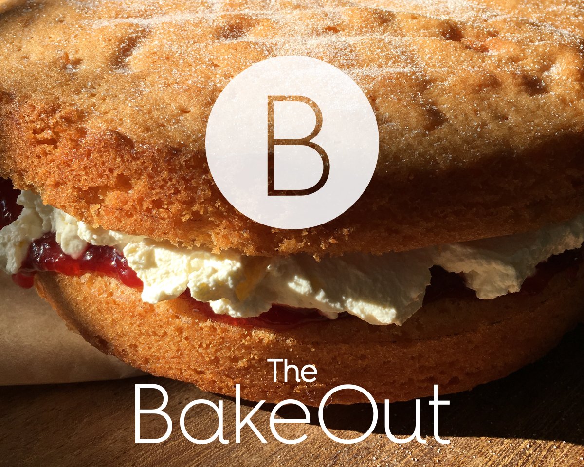 Congratulations to the Happy Royal Couple! What a beautiful wedding. Now we should all celebrate with lots of cake! 🍰🥂#BakeOut #RoyalWedding