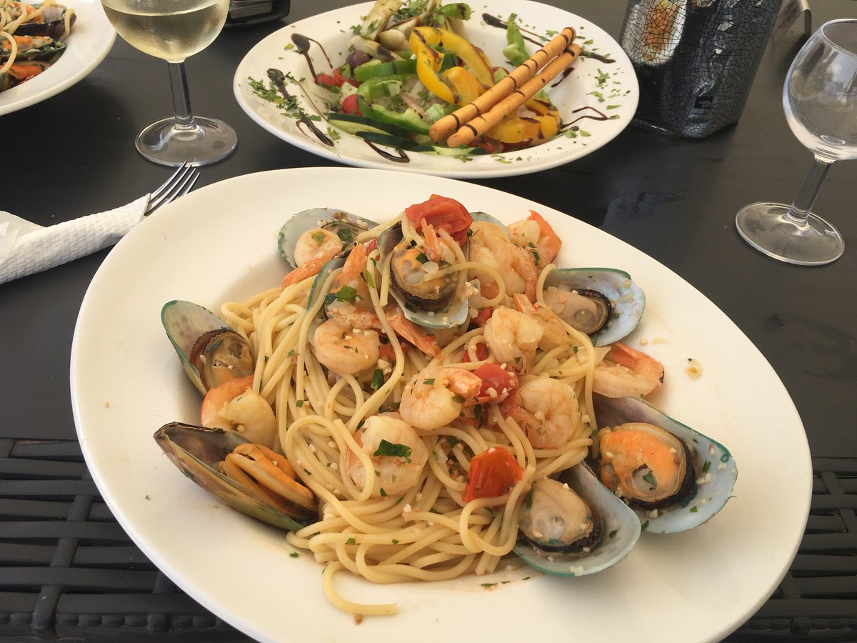 Papanomalyxd's tweet image. Lunch in Malta. ❤️