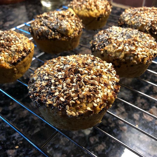 alsteeves's tweet image. Early bird gets the Everything Chickpea Flour Soda Bread. Can’t wait to dig in!  @powerhungrycamilla #glutenfreevegan #yeastfree #proteinbread #yum #homemade #ilovetocook ift.tt/2LbH2TU