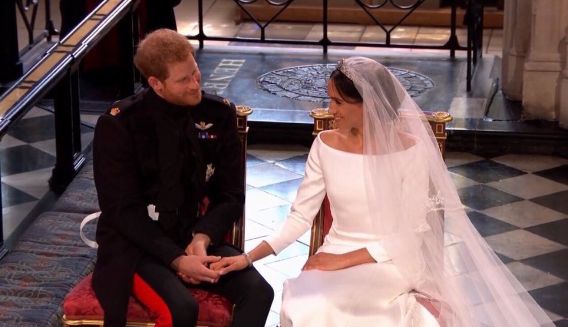 ckthvnn's tweet photo. Quédate con quien te mire como Harry mira a Megan (y Megan a Harry). Hoy, he vuelto a creer en el amor 😭👑💕 #RoyalWedding2018 #royalweddding https://t.co/A7BBsRrGaZ