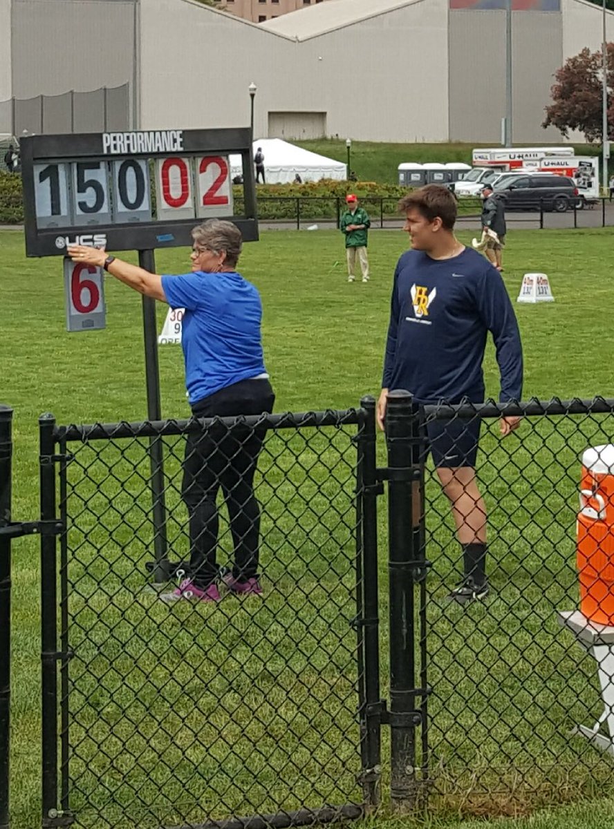 HRVtrack's tweet photo. Freshman Henry the VIII with a PR in the discus for 8th place! https://t.co/ora8qVbQ9x