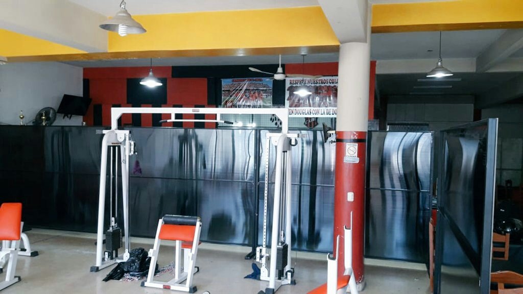 PFogoneros's tweet photo. #DouglasHaig Con el esfuerzo de todos el Gimnasio CADH va tomando forma. https://t.co/npiLFXhLBy