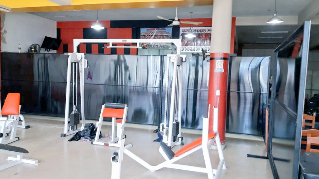 PFogoneros's tweet photo. #DouglasHaig Con el esfuerzo de todos el Gimnasio CADH va tomando forma. https://t.co/npiLFXhLBy