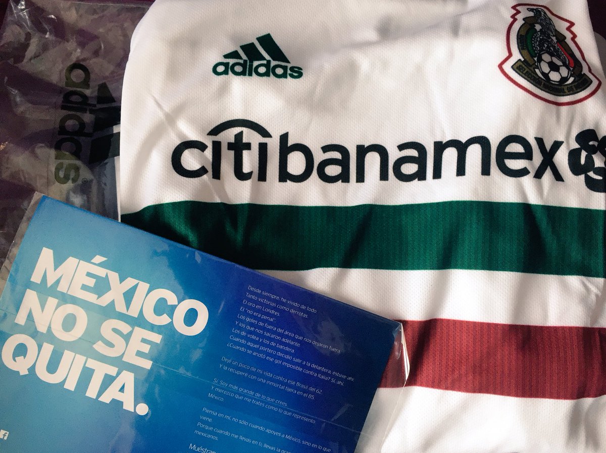 yazaaro's tweet photo. Ya llego mi playera cortesía de  @Citibanamex  #MéxicoNoSeQuita https://t.co/Wj9kfCWEMF
