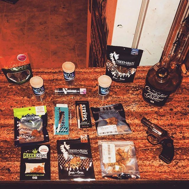 OMMFarm's tweet photo. #Repost from @connorc_s14 from @karmacannabis_i502 ・・・
#ilovemyjob #budtenderlife #marlinlighter #calmdownitsalighter #grandpaslighter #rippops #budtendersociety #pnw #treehawkfarms  #magnumpi #snoopsdream #candylandcookies #cascadiagardens #lemonog … https://t.co/o12JfPnXMl https://t.co/ihvTRkoXug
