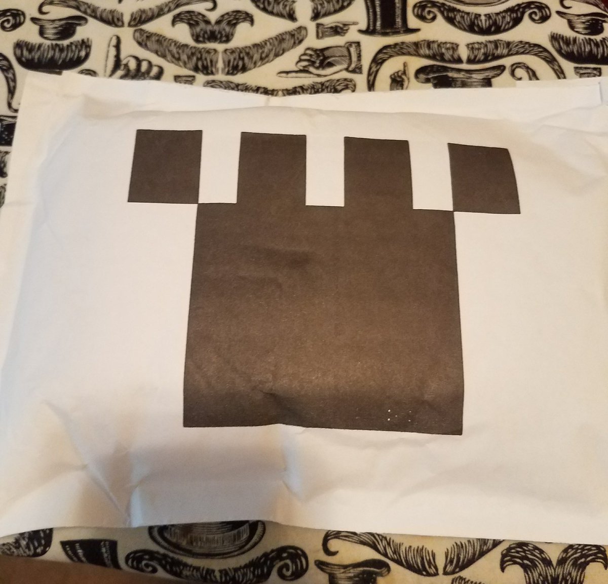 GrumpkinSnark's tweet photo. What's In The Bag?!?! @SaraByrd20 @ThomasRB83 @Card_Kingdom @Chris_VanMeter #mtg #kitchentablemagic #mondaynightmagic #learnyourcolortribenames #itaintblue https://t.co/kqqPyx3FmU
