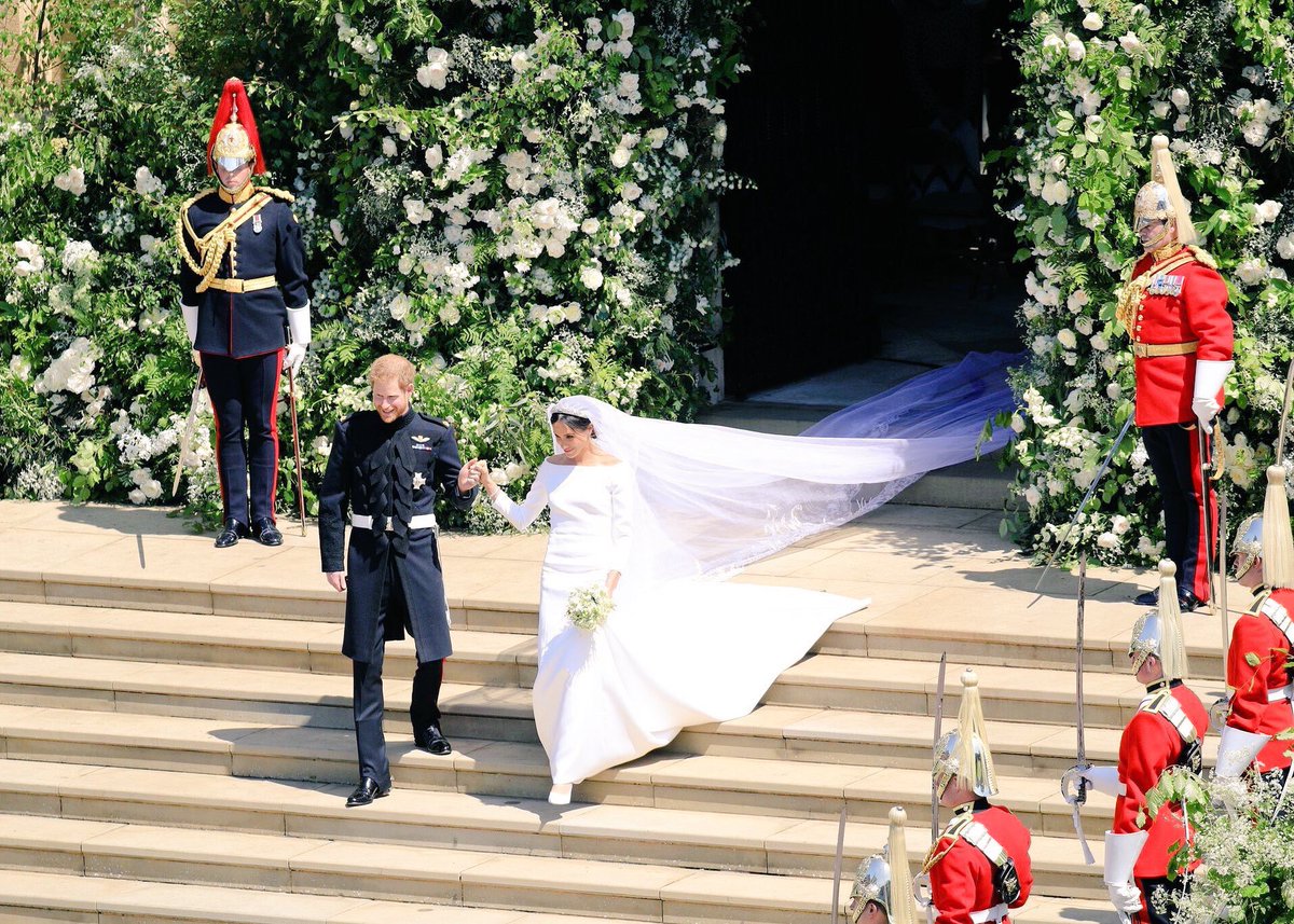 detremura's tweet photo. Contos de fadas existem ❤️
 #RoyalWedding https://t.co/Wbit08I4cb