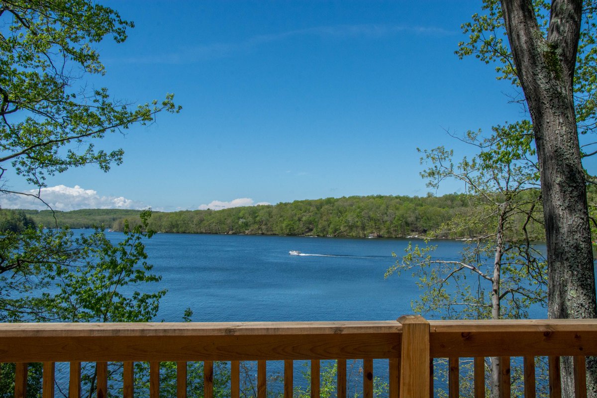RaileyRealty's tweet photo. The weather cleared up just in time for the weekend π
#deepcreeklake #vacationdcl #summeriscoming https://t.co/cg6xv7ERRt
