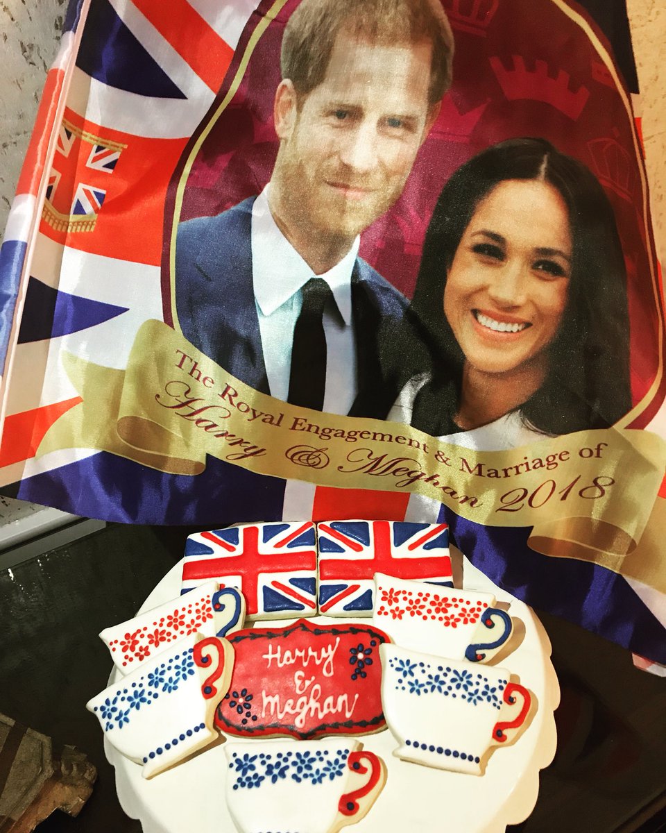 whoosyourbaker's tweet photo. #RoyalWedding watch parties aren't complete without custom #decoratedcookies. ๐ฌ๐ง๐๐ผโโ๏ธ
๐ธcreds to my mom, the QUEEN herself ๐ธ๐ป #HarryAndMeghan #TheRoyalWedding ๐#WhenHarryMetMeghan #UnionJack
#PittsburghCookies #PittsburghBakery #Pittsbugh https://t.co/4bsqiuTrbs