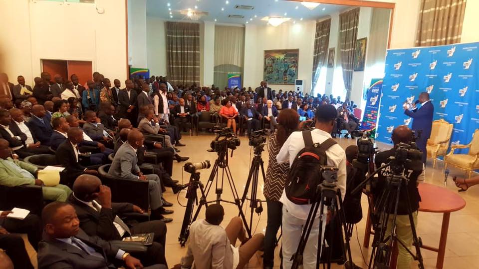 BoryceMiatoloka's tweet photo. Au cours de la conférence participative tenue ce 19 mai 2018 à Pointe Noire, l’honorable #DenisChristelSassouNguesso a reprécisé son point de vue sur l’impunité au #Congo. Il a invité les congolais à lire son ouvrage #CeQueJeCrois page 11. @ChristelSassou @congosouverain @afpfr https://t.co/utl6HqFMCM