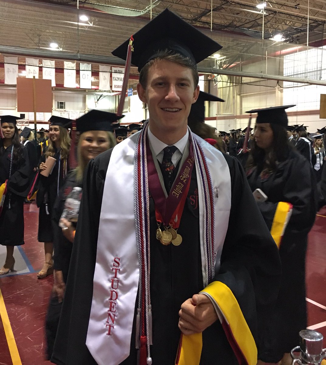 SJUHawks_MTXC's tweet photo. Congratulations to our guy Andrew Myers, who received FOUR medals (Student Senate Award for Service, Dean’s Award + more), and all of our incredible graduates!
What a group! #Hawk18 #THWND https://t.co/0OJYYMYFjL