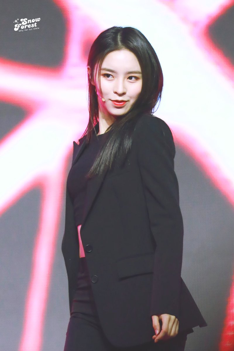 snow_forest98's tweet photo. 180506 #CLC #씨엘씨 #엘키 #ELKIE #莊錠欣 #庄锭欣 

-

為什麼那麼漂亮❤️ https://t.co/3dXol2y07Y