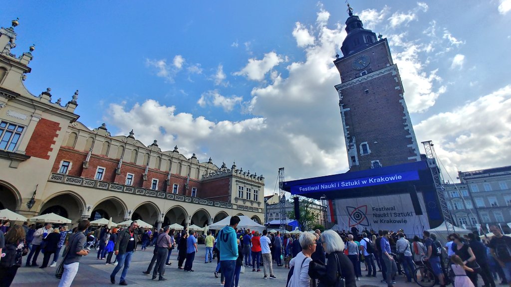 fnkrakow's tweet photo. Dziękujemy, że byliście z nami ❤💙  #mocrozumu #festiwalnaukiisztuki #fnis #krakow https://t.co/bGAlqGxfem