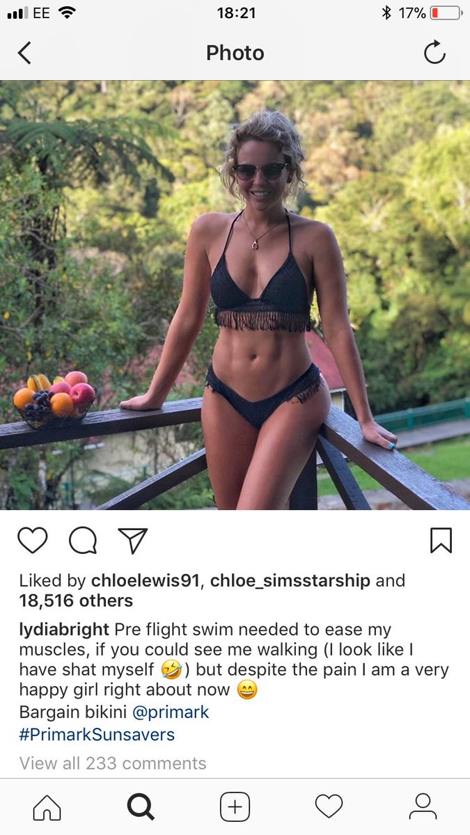pdotdiamond's tweet photo. Sat behind Lydia from towie on my 13hr flight back from Bali watching her filter and edit her cleavage and abs with shading in this picture for a solid 45 mins. I hate everyone https://t.co/8WoR5m6MQ9
