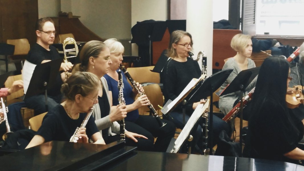 LeagueISCM's tweet photo. Rehearsing @duYun's 'Impeccable Quake' for tomorrow's concert @MillerTheatre - get your tickets now at https://t.co/2RU1tghHTT promo code 'email' to receive 20% off!! https://t.co/fqXd4L3bhR