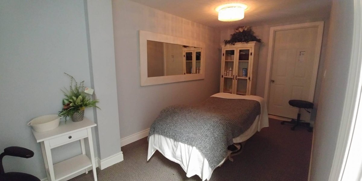 ExeterBIA's tweet photo. Head to Exeter Massage Therapy to help celebrate their GRAND OPENING during Ladies Night Out on May 25 from 4-10pm! 🎉 They have some exciting things up their sleaves, so don't forget to visit them on event night! #LadiesNightExeter #shoplocal #experienceexeter #exeterontario https://t.co/dC4IKZPQn1