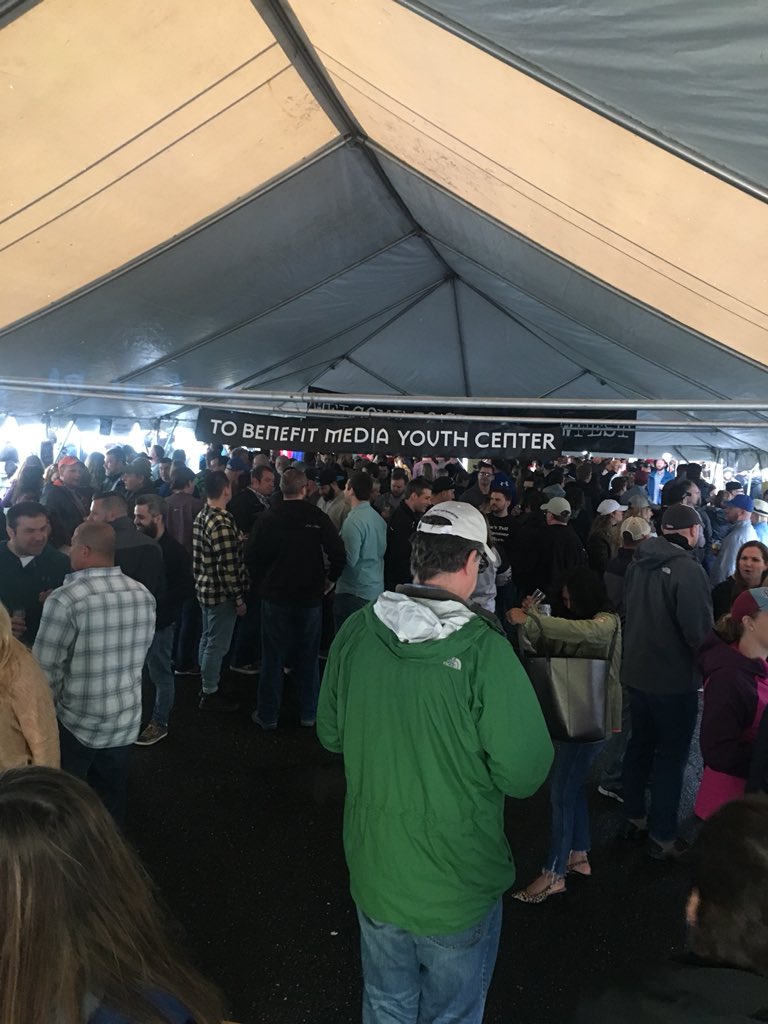 jm_snaggletooth's tweet photo. @IronHillMedia #bvcbf2018 to benefit @mediayouthctr is off to a great start. Rain is not a problem!!! Come on down. https://t.co/xou0OQTLWX