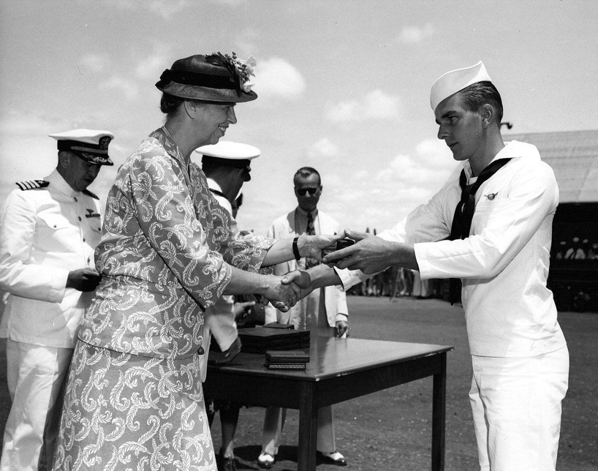 Eleanor #Roosevelt visiting troops during World War II. #FDR #LWH #ArmedForcesDay #HonorThoseWhoServe