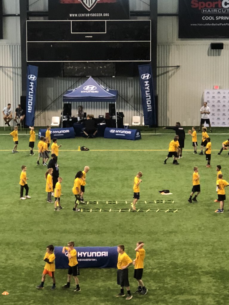 billyb18's tweet photo. @Hyundai and @ProCamps controlling the chaos of 300 14u boys and girls!!! #becausefootball https://t.co/pBUCV2x1Z4