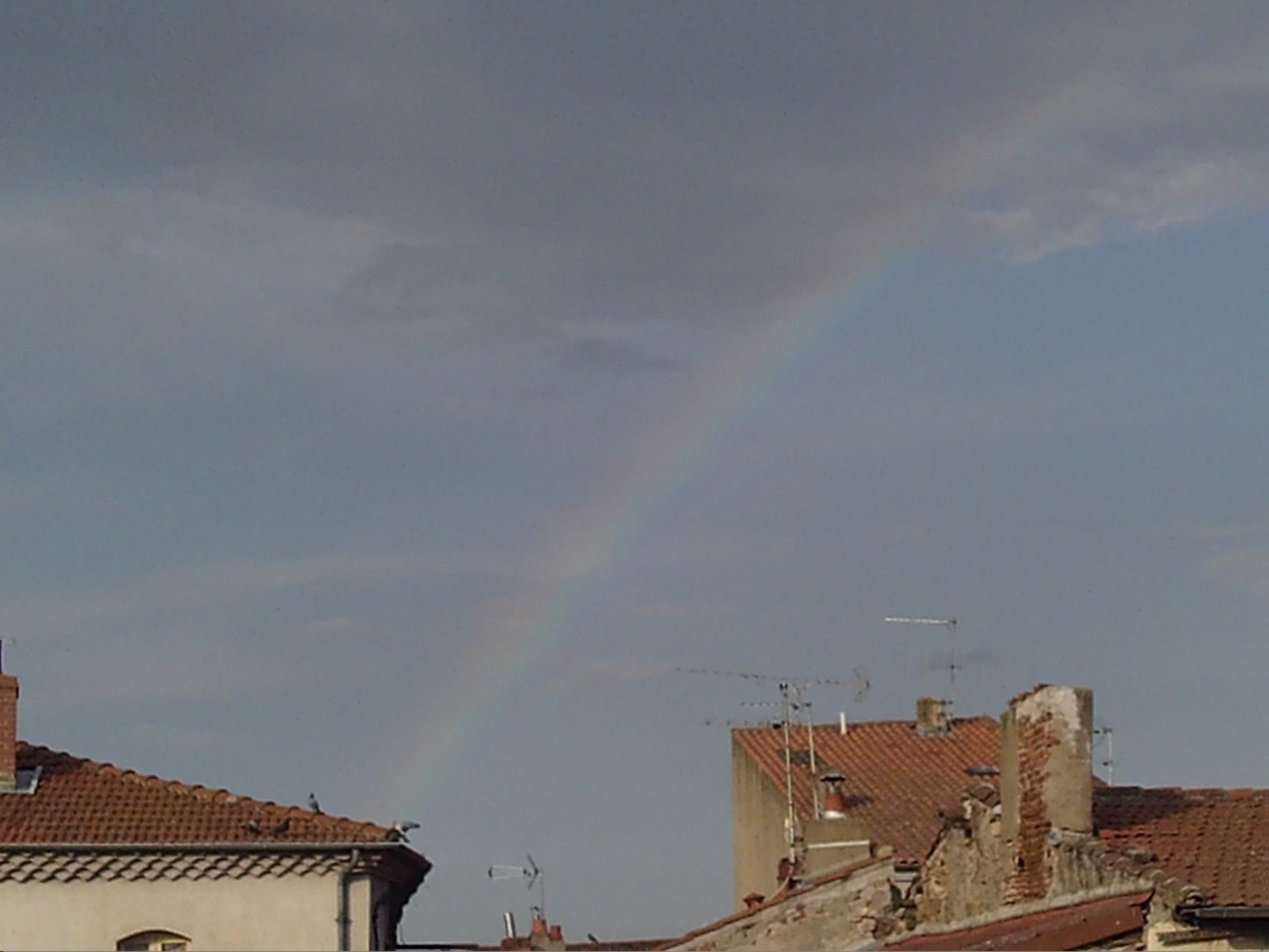 @KeraunosObs Après la pluie l'arc-en-ciel #orage #Brioude https://t.co/JrveQsPfST