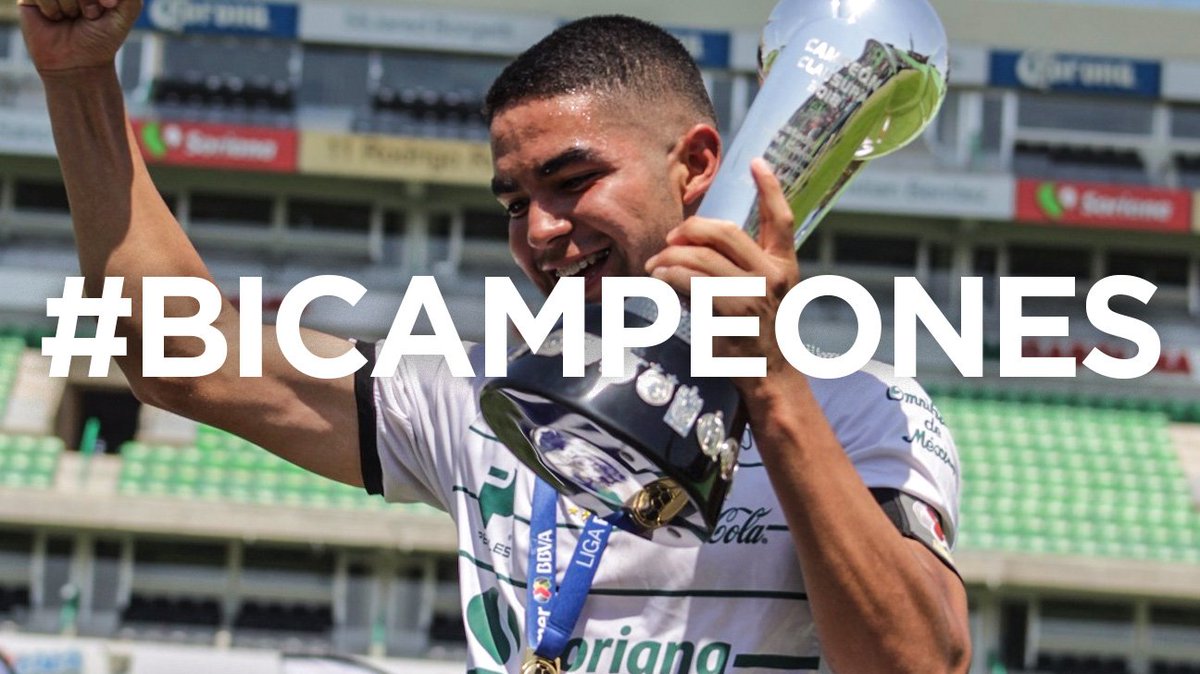 ClubSantos's tweet photo. Felicidad nivel: #AlanMaeda 😀😀

#BICAMPEONES 🏆🏆 https://t.co/tz3tbVK3mg