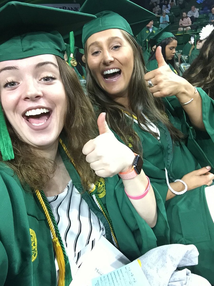MackenzieDuffy's tweet photo. We made it #masonLAX #MasonBizGrad18 @GoMasonLax https://t.co/EClmHskoyo