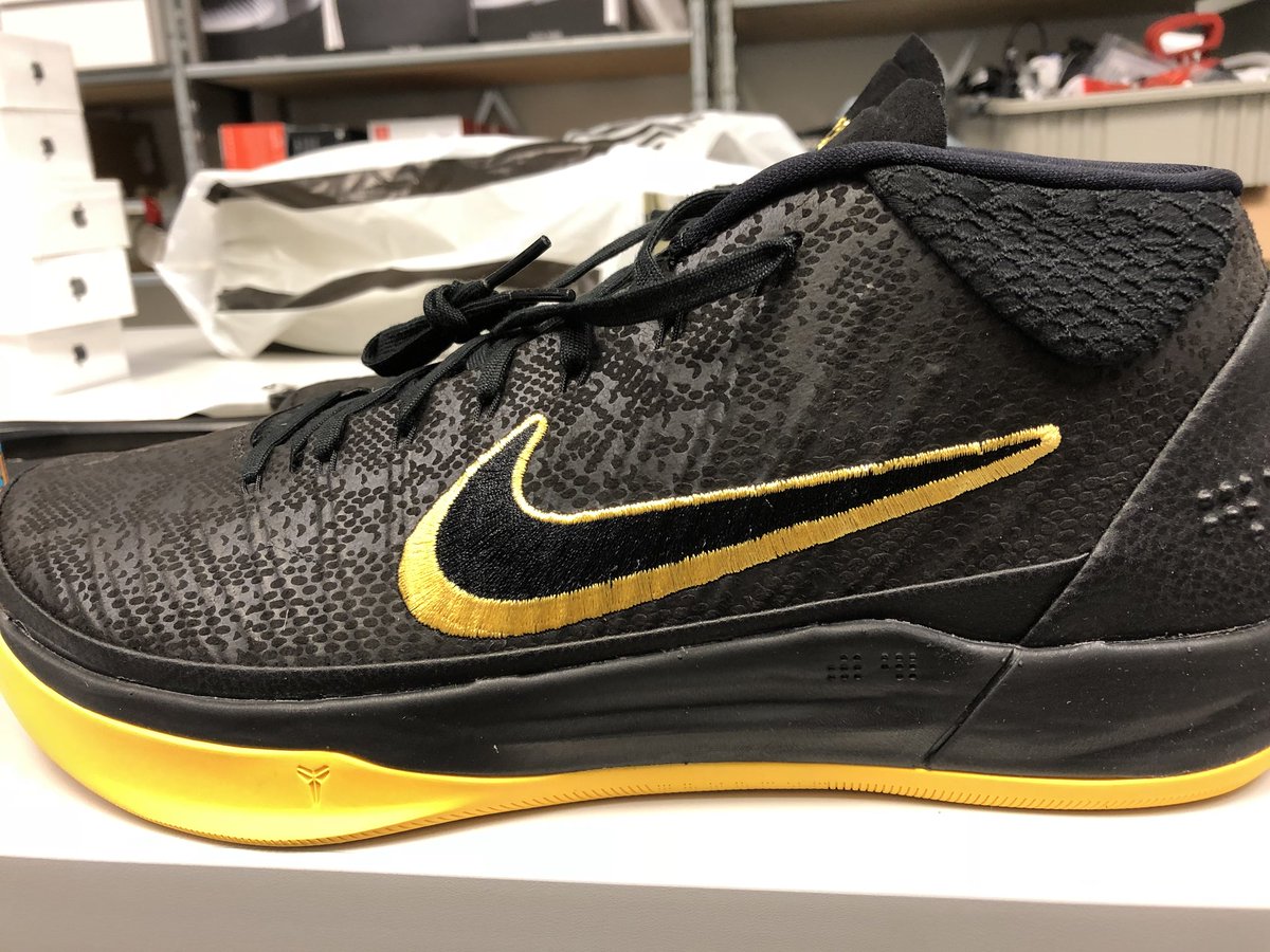 lukaluk402's tweet photo. Lacing up in my new kicks for Sprint's #Shoefie day! @HoosierCrouch @marceloclaure @tracySprint @jimmills22 @HoosierCrouch @LangerSprint @Callmemrsprint https://t.co/LdOFLrs9kA
