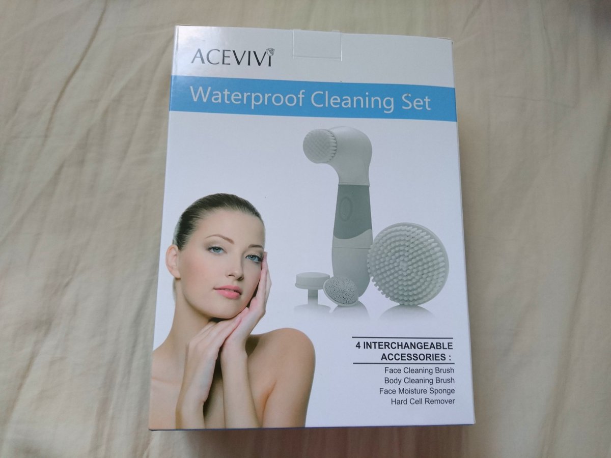 Diana_Diix's tweet photo. Cepillo exfoliante eléctrico: me encanta como deja el cutis, hace limpieza profunda y es muy suave. En los pies lima bien las durezas. #cepilloexfoliante #acevivi #limpezadecutis #piedrapómez #amazon #waterproof https://t.co/kQZstY2XzT