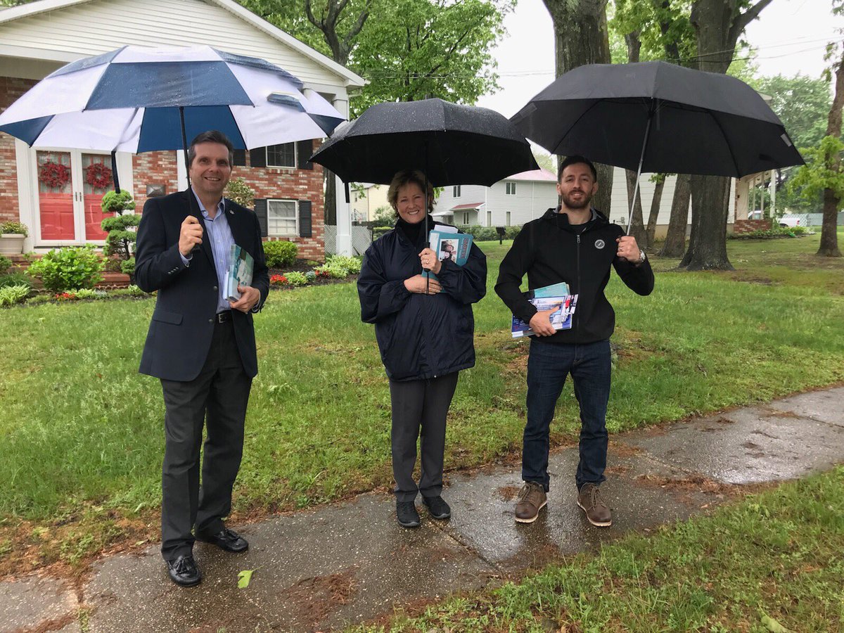 HowellNJGOP's tweet photo. The rain didn't stop us campaigning in Howell this morning with Energy, Enthusiasm and Experience. Spreading positive local and County message ! ☔💙🏡
@ThomasRussoEsq @pamnation411 @KileysSue @GScharfenberger Bob Walsh
#HowellFirst #MonmouthFirst https://t.co/kWp0MQVqlC