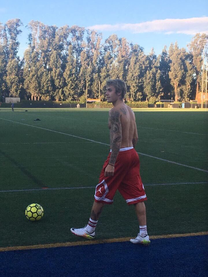 projetojdrewb's tweet photo. Fingem que o botão do rt é um aperto na bunda do Justin e dêem rt #iVoteJustinBBMAs https://t.co/yWJZtJadjH