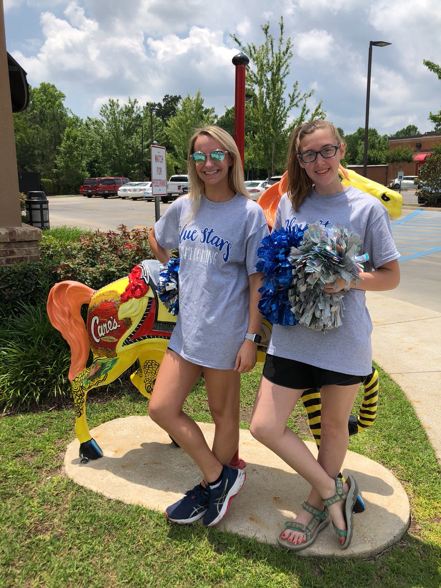 BlueNchs's tweet photo. Raising Funds at Raising Canes https://t.co/Cc6EIKow3K
