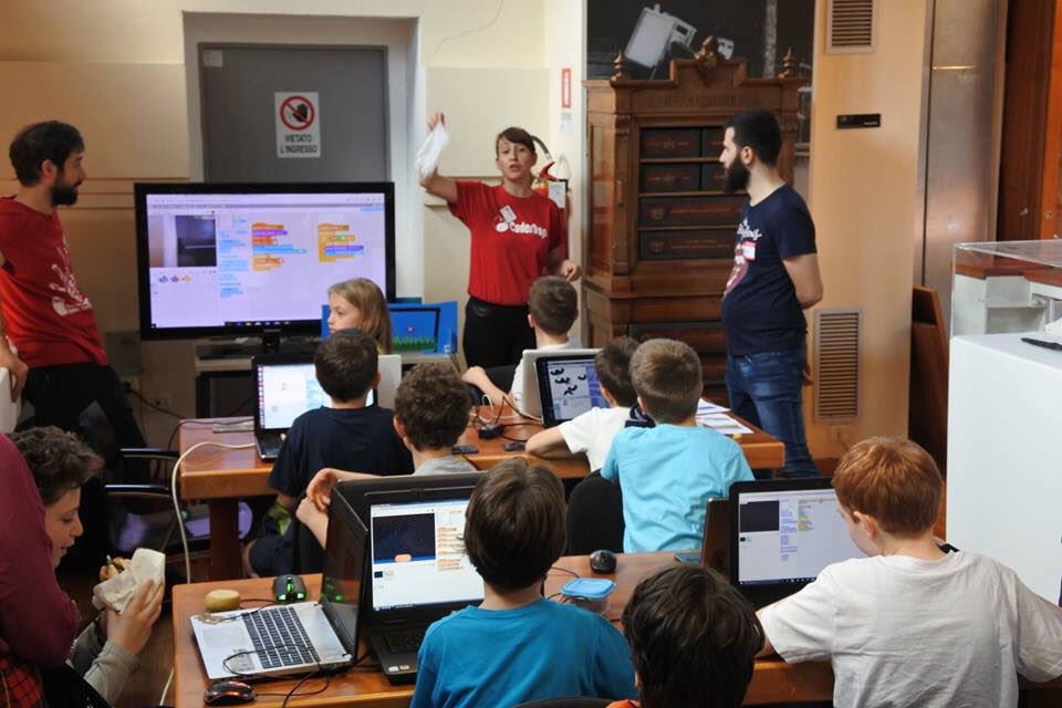 coderdojobo's tweet photo. Fantastico dojo oggi alla Cineteca di Bologna!! I nostri ninja si sono divertiti a creare tanti videogames...ispirati dal lavoro degli sviluppatori indie di @svilupparty 2018 !!
#scratchday #5°compledojo https://t.co/wx9lLSEMh2
