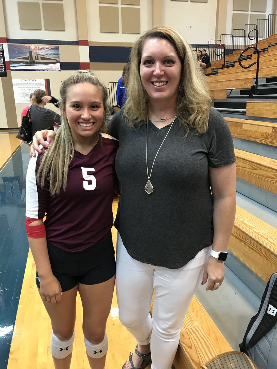 I am so stinking proud of this girl!! Makenna you did a great job in @texasavc All Star game today. It was so good to see you back on the court today in a Devine jersey one more time!! I know you are going to do great things at Hill!! @ArabianVolley <a href="/AthleticsDevine/">Devine Athletics</a>