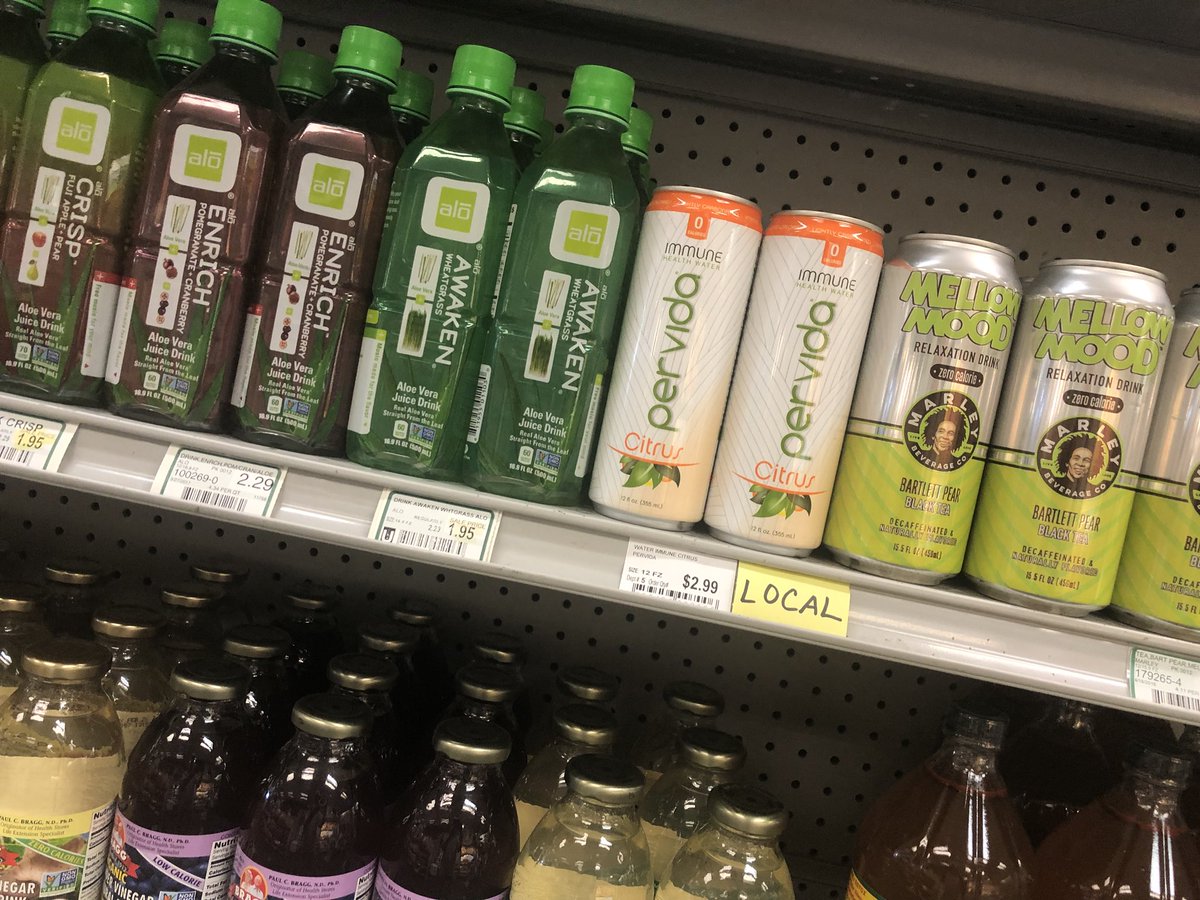 PervidaHealth's tweet photo. We are live @specialsateats ! Come taste the new flavors! β¨π₯β¨
.
#zerocalories #zerosodium #carbonated #beverage #pomegranateseedoil #pomegranate #hokies #pervida #guthealth #immunity #glutenfree #allnatural #blacksburg #sale https://t.co/ep3mtrODTD