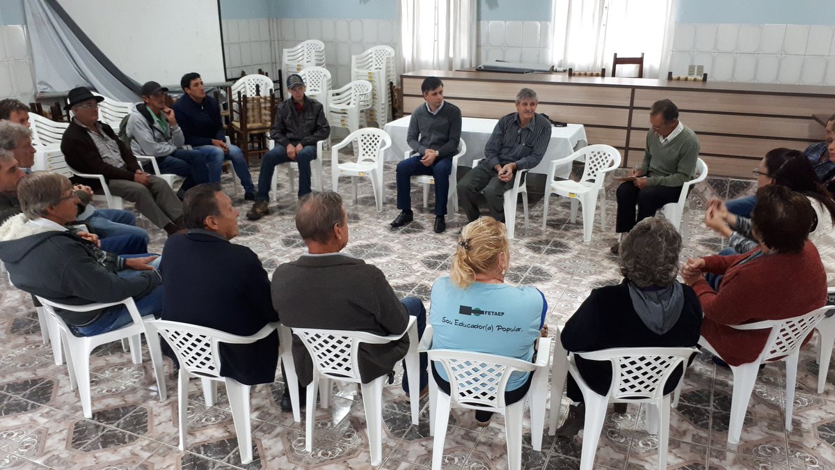 mjrbrambilla's tweet photo. Começou a conversa com os agricultores familiares da região de Prudentópolis. Escuto anseios e demandas. https://t.co/yc5d5uCBHE