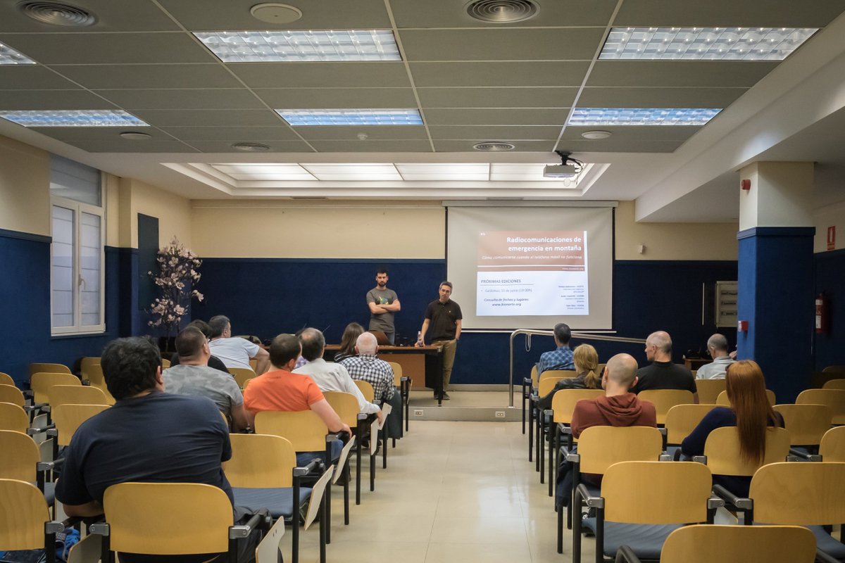Canal77PMRBiz's tweet photo. Queremos dar las gracias a todos los que acudieron ayer a escuchar nuestra conferencia sobre Radiocomunicaciones de Emergencia en Montaña, y a @VOSTeuskadi por invitarnos. Como siempre, un placer. Esperamos seguir colaborando. #Canal77PMR #mendian https://t.co/ewp2NM0pjT
