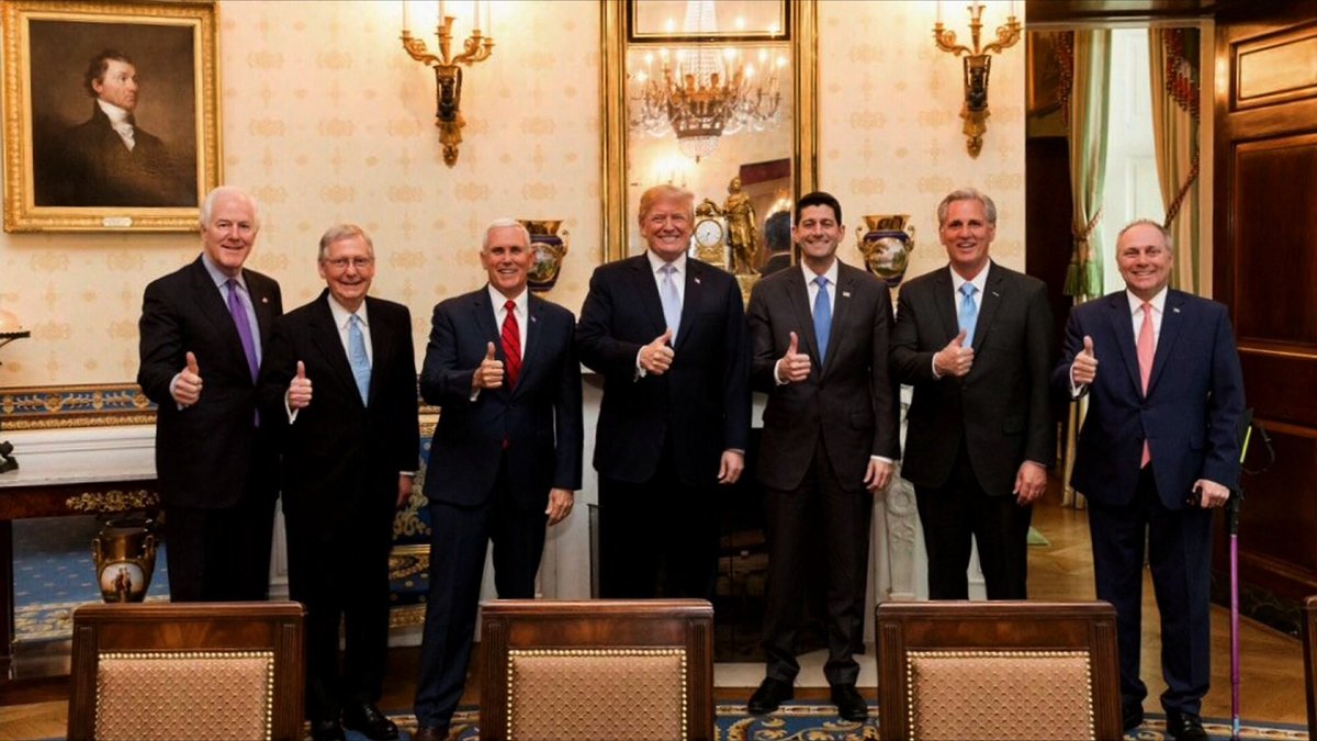 RLF8888's tweet photo. Have you seen @realDonaldTrump 's new banner photo, which shows trump  &amp; co. sicking their thumbs up -- it just got me to picturing all of them strung up by their thumbs.  I hope that is what Mueller is dreaming of too. https://t.co/sOoGklIHoO