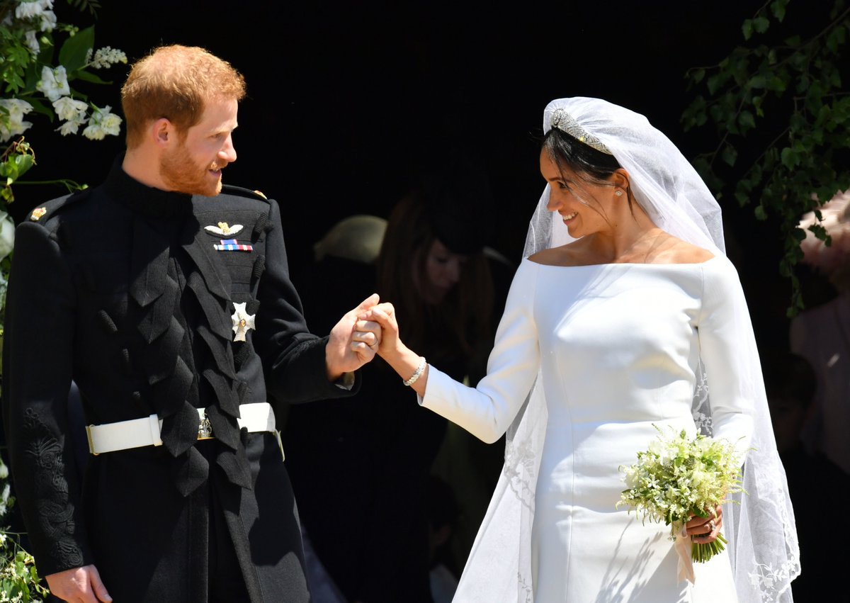 Robe Givenchy et bijoux Cartier : la French Touch s'invite au Royal Wedding #RoyalWedding
closermag.fr/royautes/robe-…
