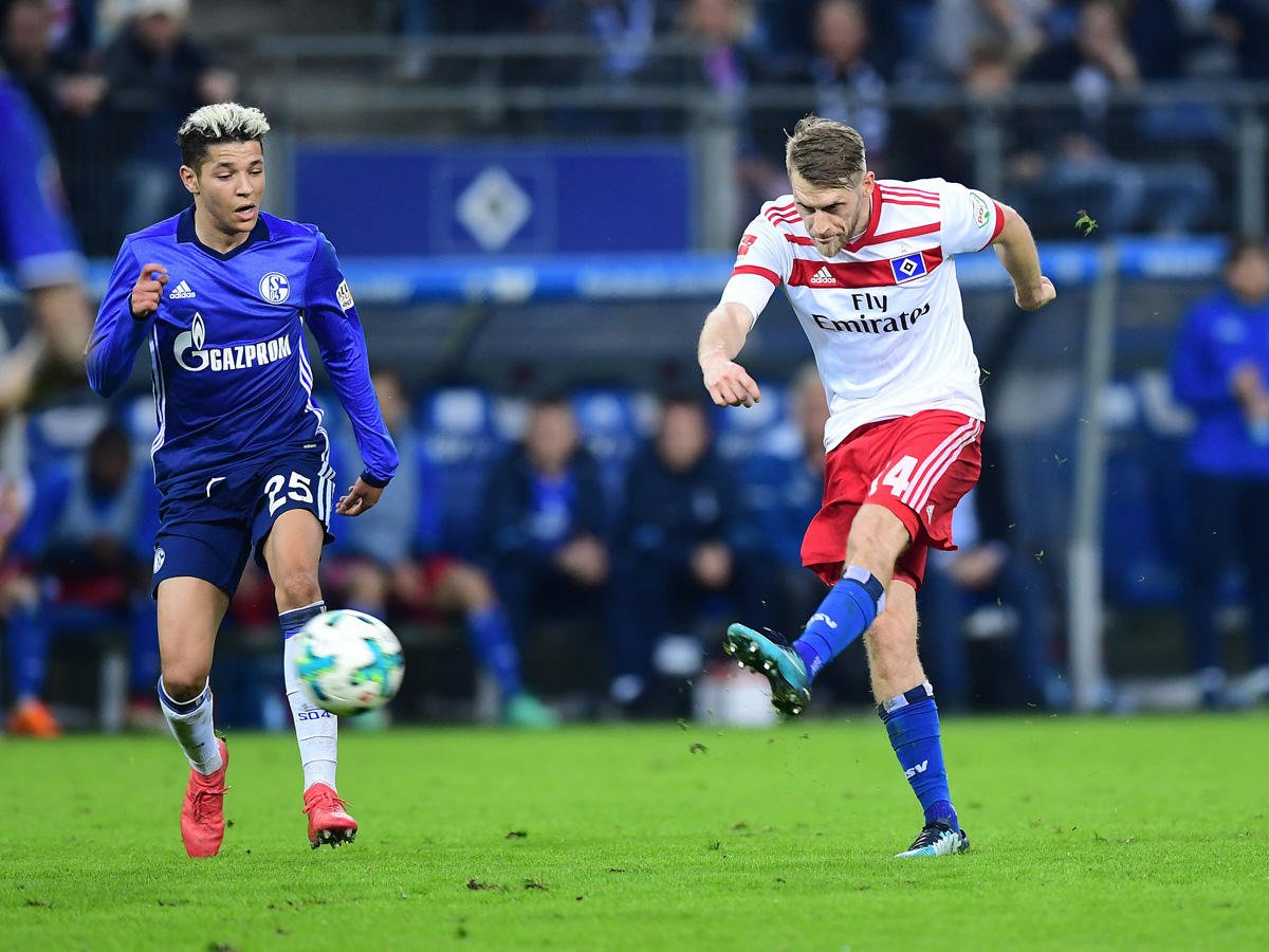 Eure Stimme ist gefragt: Noch bis heute Abend (19 Uhr) könnt ihr für Aaron Hunts Tor gegen Schalke 04 zum #TordesMonats April abstimmen. Hier geht's zum Voting 👉 bit.ly/HSV3669