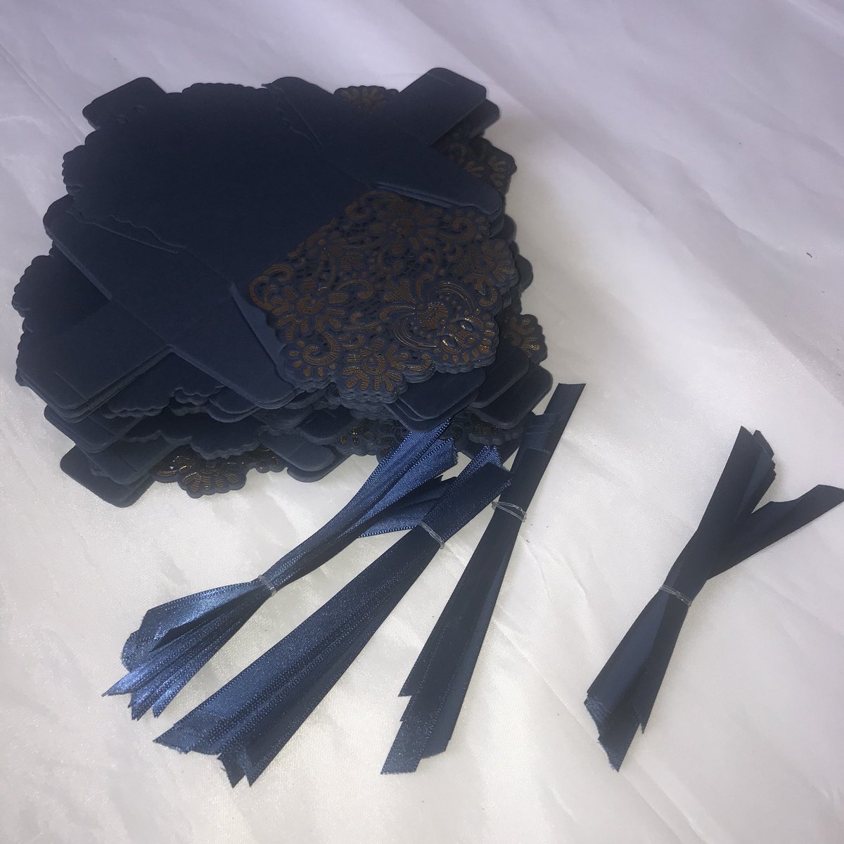 PrestigeCandyUK's tweet photo. SPECIAL OFFER‼️ We have 92 Navy &amp; Gold Favour boxes left in our inventory.
WAS £1 PER BOX/NOW 0.80p including one sweet🙌🏼
Send us a dm to find out more or email: Sales@PrestigeCandy.co.uk📦📥 (OFFER ENDS 1st JUNE)

#favourboxes #favourbox https://t.co/XCSnL2XYwy
